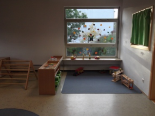 Die Raupengruppe, Krippengruppe