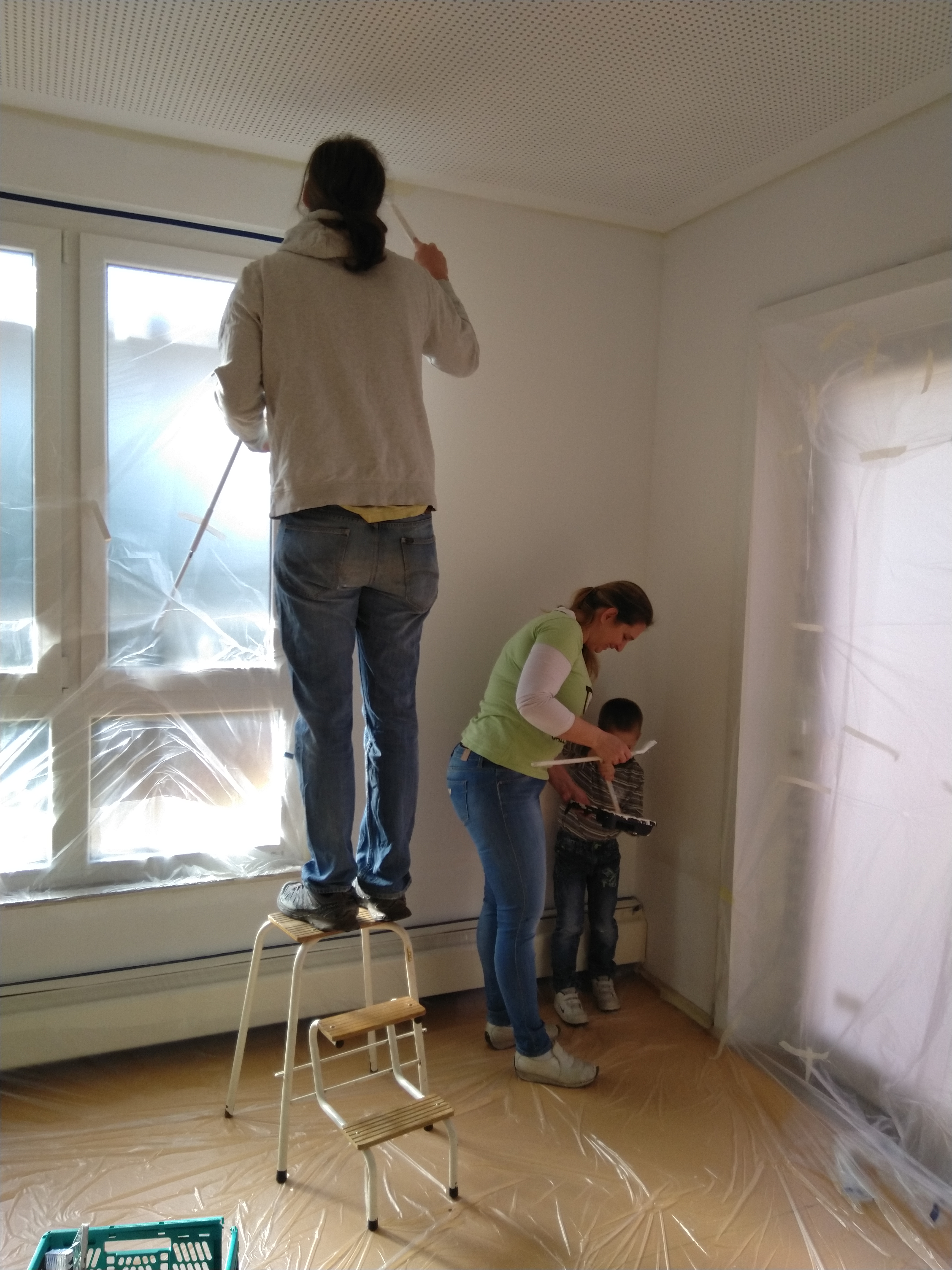 Verschönerung Schlafraum der Raupengruppe mit Eltern