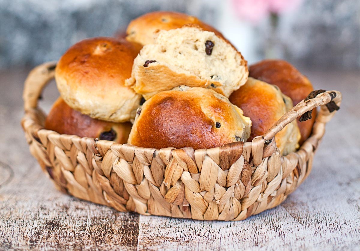 Rosinenbrötchen am Gründonnerstag