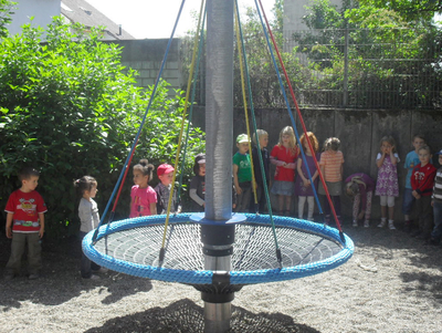 82 - Einweihung des neuen Vogelnestkarusell